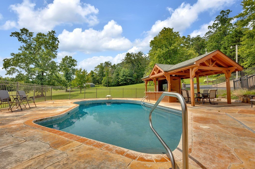 Sevierville, Tennessee, 37862, United States, 4 Bedrooms Bedrooms, ,4.5 BathroomsBathrooms,Residential,Forsale,1999409