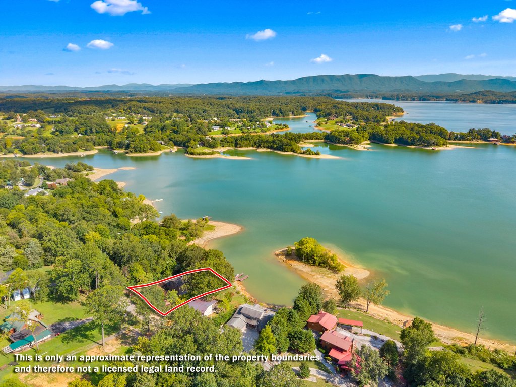 Dandridge, Tennessee, 37725, United States, 2 Bedrooms Bedrooms, ,3.5 BathroomsBathrooms,Residential,Forsale,1962193