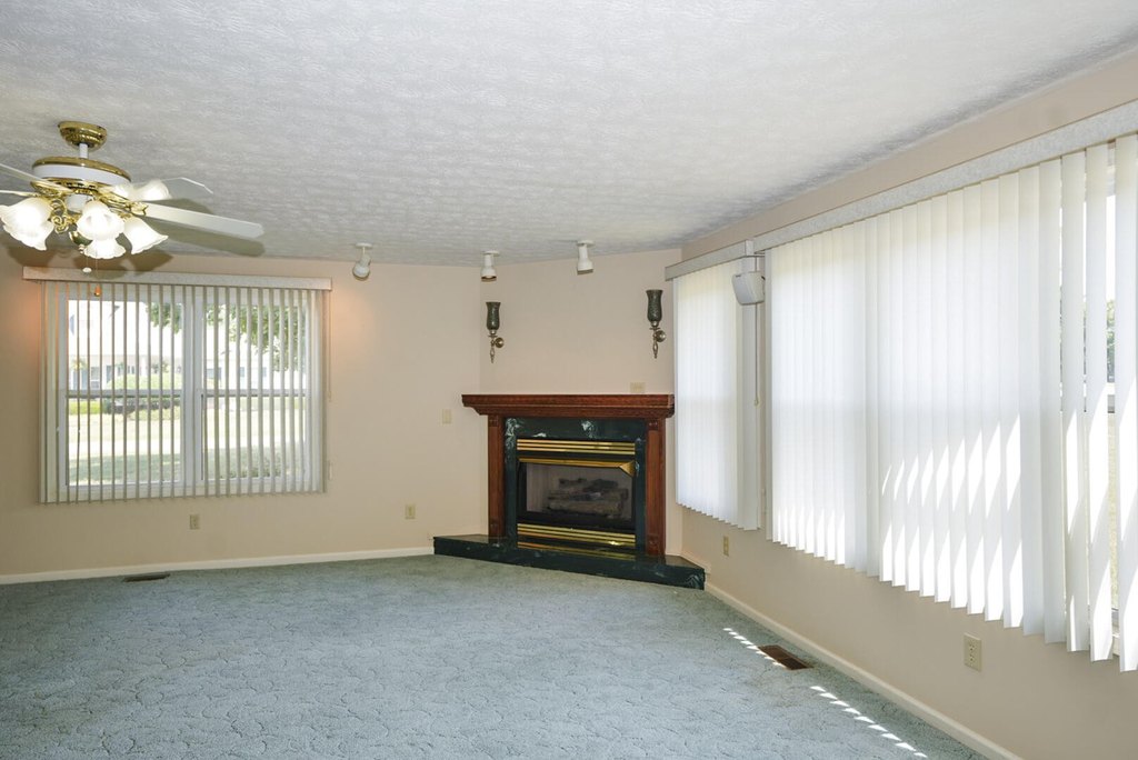 Dandridge, Tennessee, 37725, United States, 3 Bedrooms Bedrooms, ,2 BathroomsBathrooms,Residential,Forsale,1962199