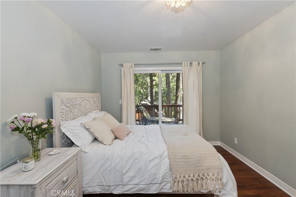 Lake Arrowhead, California, 92352, United States, 3 Bedrooms Bedrooms, ,2 BathroomsBathrooms,Residential,Forsale,1934028
