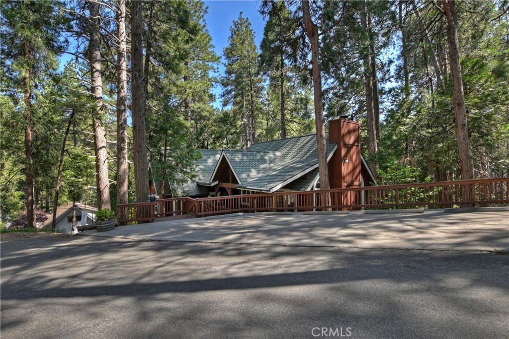 Lake Arrowhead, California, 92352, United States, 3 Bedrooms Bedrooms, ,2 BathroomsBathrooms,Residential,Forsale,1934028