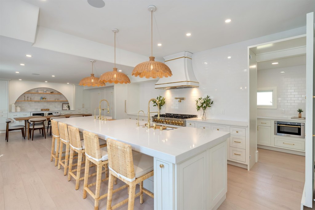 Cape May, New Jersey, 08204, United States, 7 Bedrooms Bedrooms, ,5 BathroomsBathrooms,Residential,Forsale,1967240