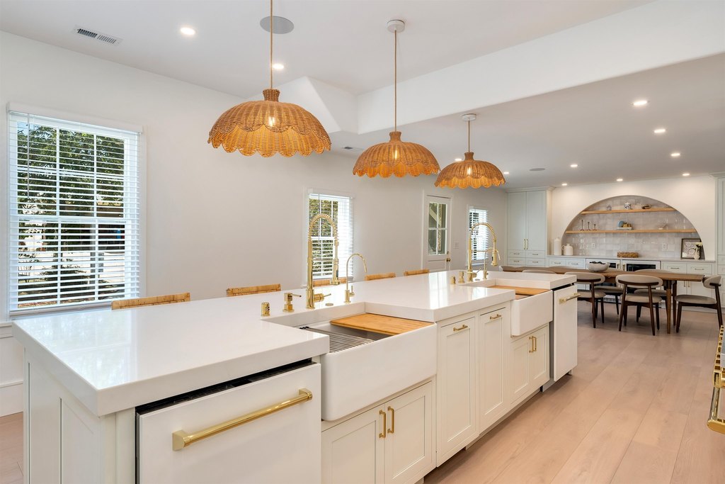 Cape May, New Jersey, 08204, United States, 7 Bedrooms Bedrooms, ,5 BathroomsBathrooms,Residential,Forsale,1967240