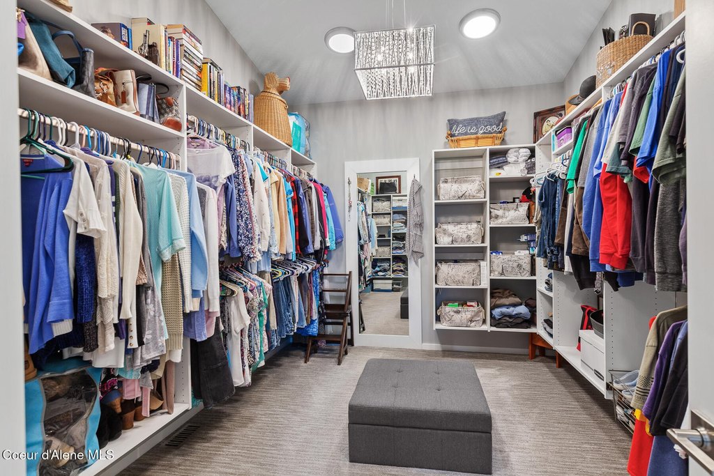 Coeur d'Alene, Idaho, 83814, United States, 3 Bedrooms Bedrooms, ,2 BathroomsBathrooms,Residential,Forsale,1946351