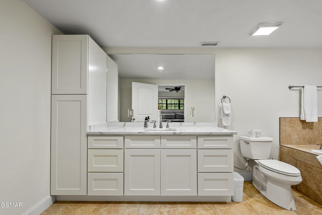 Sevierville, Tennessee, 37862, United States, 4 Bedrooms Bedrooms, ,4.5 BathroomsBathrooms,Residential,Forsale,1999409