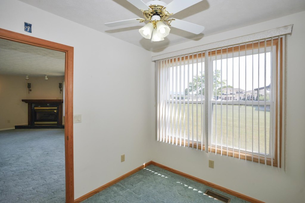 Dandridge, Tennessee, 37725, United States, 3 Bedrooms Bedrooms, ,2 BathroomsBathrooms,Residential,Forsale,1962199