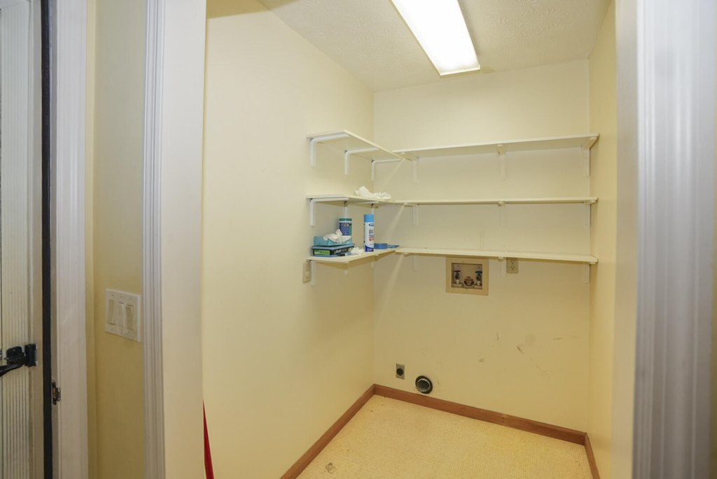 Dandridge, Tennessee, 37725, United States, 3 Bedrooms Bedrooms, ,2 BathroomsBathrooms,Residential,Forsale,1962199