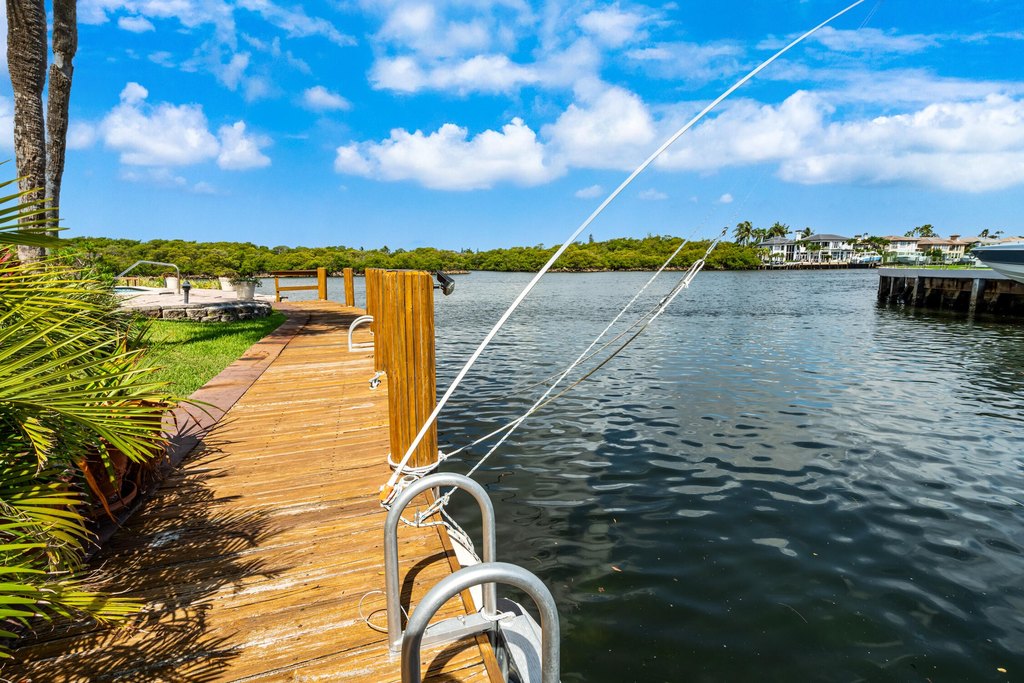 Highland Beach, Florida, 33487, United States, 2 Bedrooms Bedrooms, ,2.5 BathroomsBathrooms,Residential,Forsale,2000231