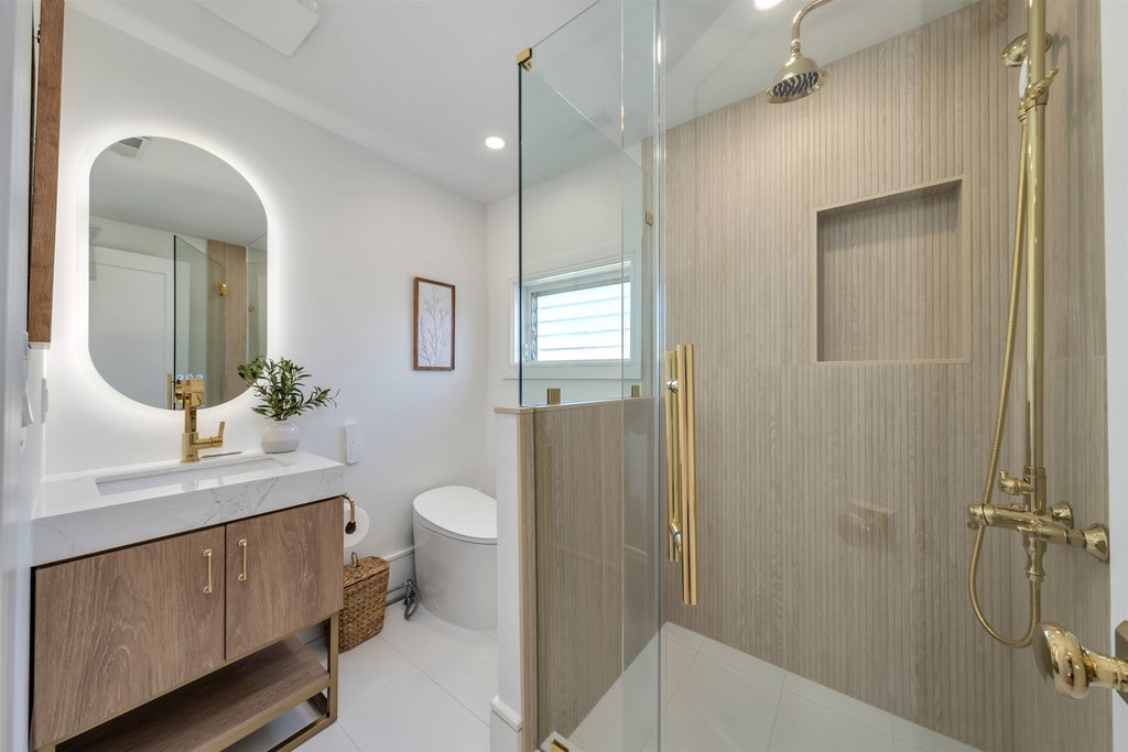 Cape May, New Jersey, 08204, United States, 7 Bedrooms Bedrooms, ,5 BathroomsBathrooms,Residential,Forsale,1967240