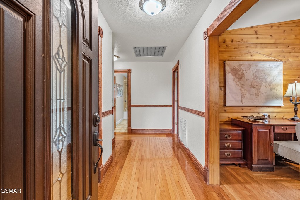 Sevierville, Tennessee, 37862, United States, 4 Bedrooms Bedrooms, ,4.5 BathroomsBathrooms,Residential,Forsale,1999409