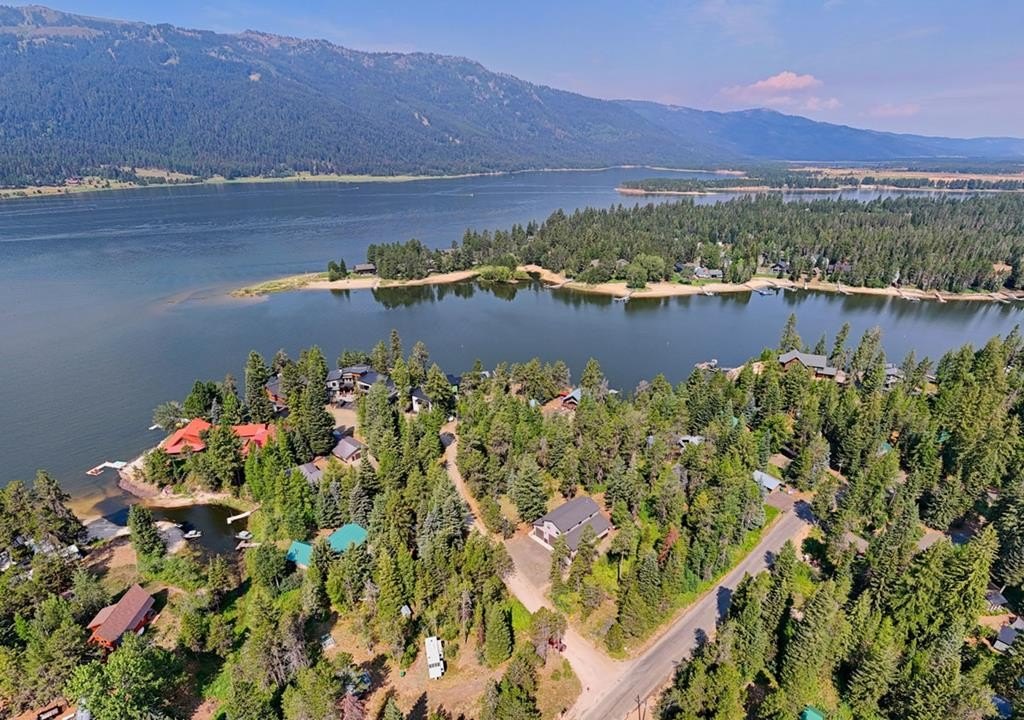 Donnelly, Idaho, 83615, United States, 2 Bedrooms Bedrooms, ,1 BathroomBathrooms,Residential,Forsale,1946188