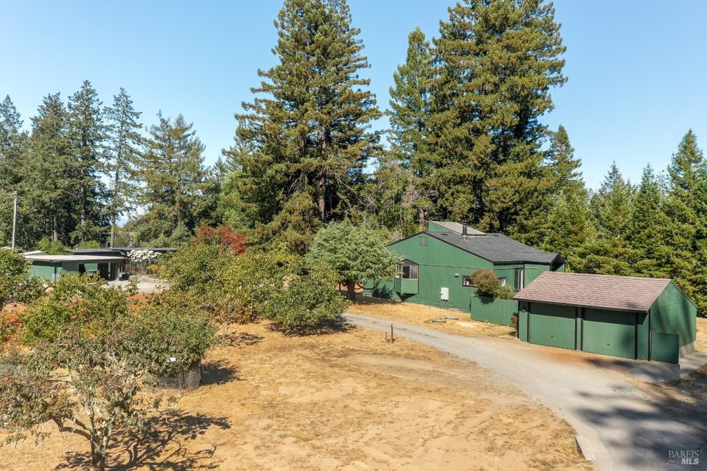 Sebastopol, California, 95472, United States, 4 Bedrooms Bedrooms, ,3 BathroomsBathrooms,Residential,Forsale,1985935