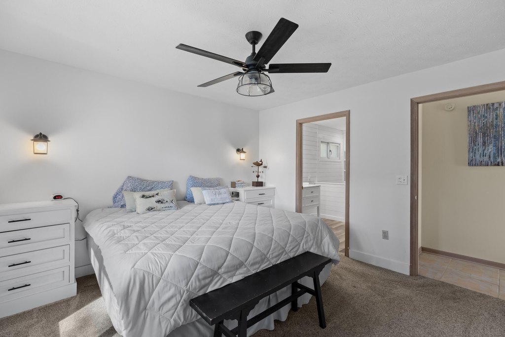 Dandridge, Tennessee, 37725, United States, 2 Bedrooms Bedrooms, ,3.5 BathroomsBathrooms,Residential,Forsale,1962193