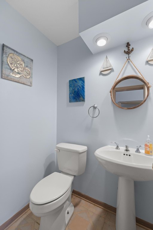 Dandridge, Tennessee, 37725, United States, 2 Bedrooms Bedrooms, ,3.5 BathroomsBathrooms,Residential,Forsale,1962193