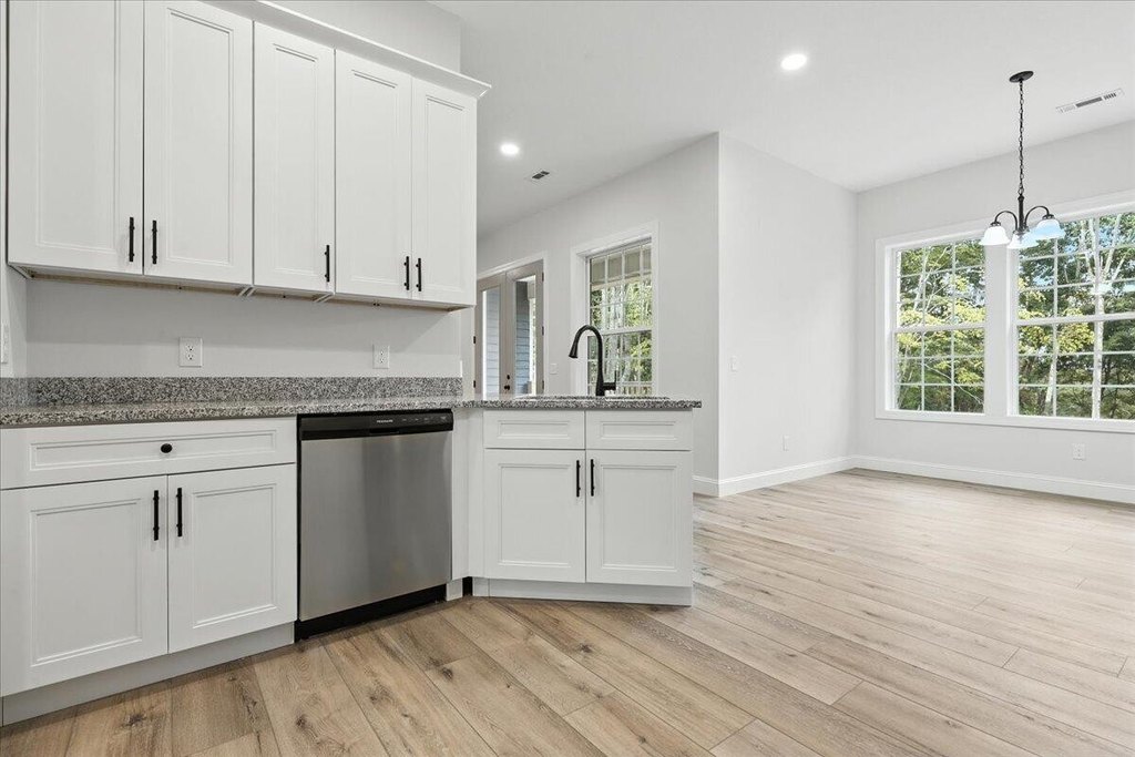 Talbott, Tennessee, 37877, United States, 3 Bedrooms Bedrooms, ,2 BathroomsBathrooms,Residential,Forsale,1986957