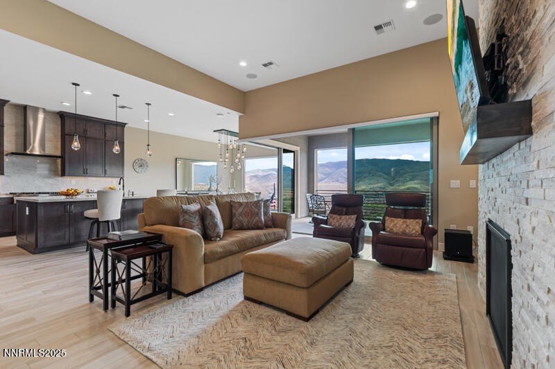 Reno, Nevada, 89523, United States, 4 Bedrooms Bedrooms, ,4.5 BathroomsBathrooms,Residential,Forsale,1936797