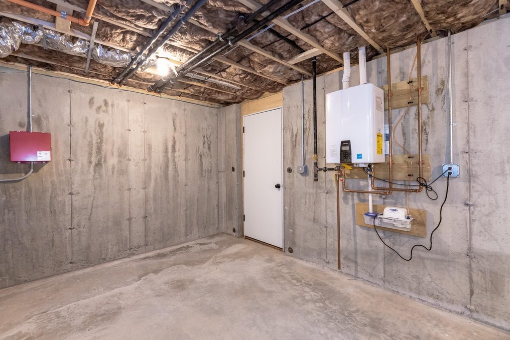 Meredith, New Hampshire, 03253, United States, 2 Bedrooms Bedrooms, ,2.5 BathroomsBathrooms,Residential,Forsale,1952922