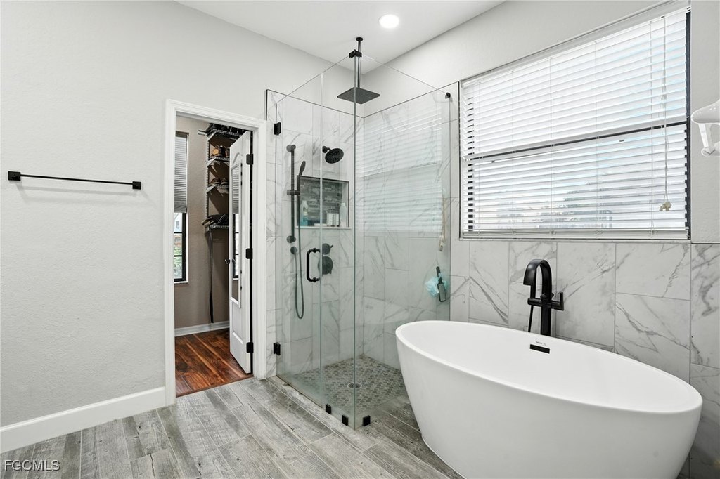 Fort Myers, Florida, 33913, United States, 4 Bedrooms Bedrooms, ,3 BathroomsBathrooms,Residential,Forsale,1995092