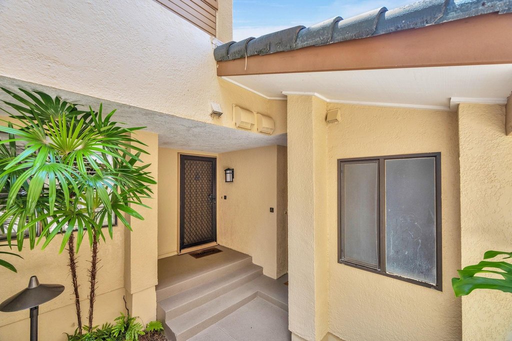 Lahaina, Hawaii, 96761, United States, 2 Bedrooms Bedrooms, ,2 BathroomsBathrooms,Residential,Forsale,1990122