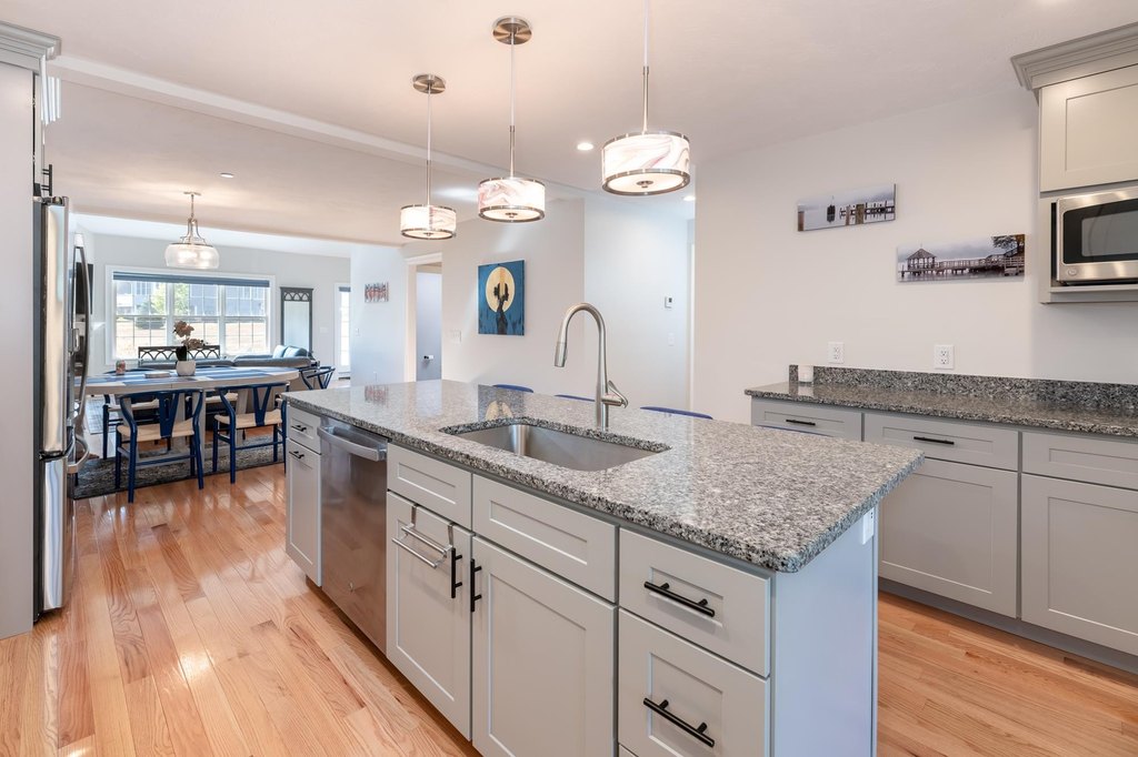 Meredith, New Hampshire, 03253, United States, 2 Bedrooms Bedrooms, ,2.5 BathroomsBathrooms,Residential,Forsale,1952922