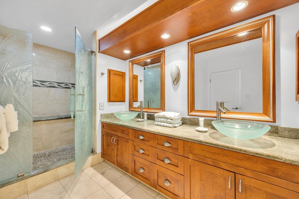 Lahaina, Hawaii, 96761, United States, 2 Bedrooms Bedrooms, ,2 BathroomsBathrooms,Residential,Forsale,1990122