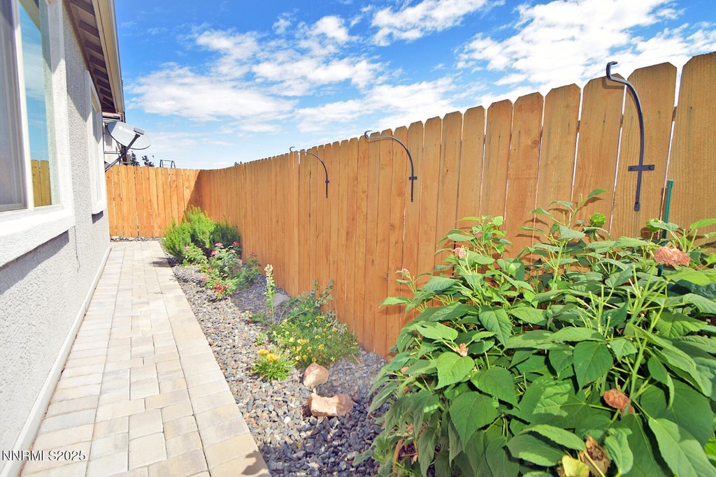 Sparks, Nevada, 89436, United States, 4 Bedrooms Bedrooms, ,2.5 BathroomsBathrooms,Residential,Forsale,1954175