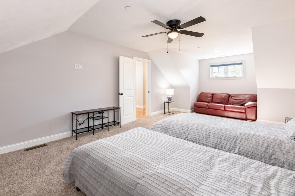 Meredith, New Hampshire, 03253, United States, 2 Bedrooms Bedrooms, ,2.5 BathroomsBathrooms,Residential,Forsale,1952922