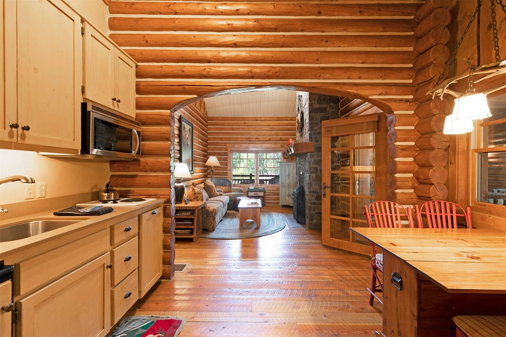 Hamilton, Montana, 59840, United States, 4 Bedrooms Bedrooms, ,4 BathroomsBathrooms,Residential,Forsale,1944340