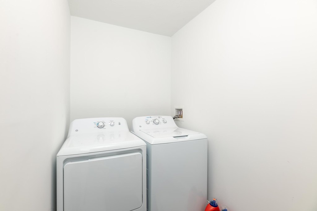 Meredith, New Hampshire, 03253, United States, 2 Bedrooms Bedrooms, ,2.5 BathroomsBathrooms,Residential,Forsale,1952922