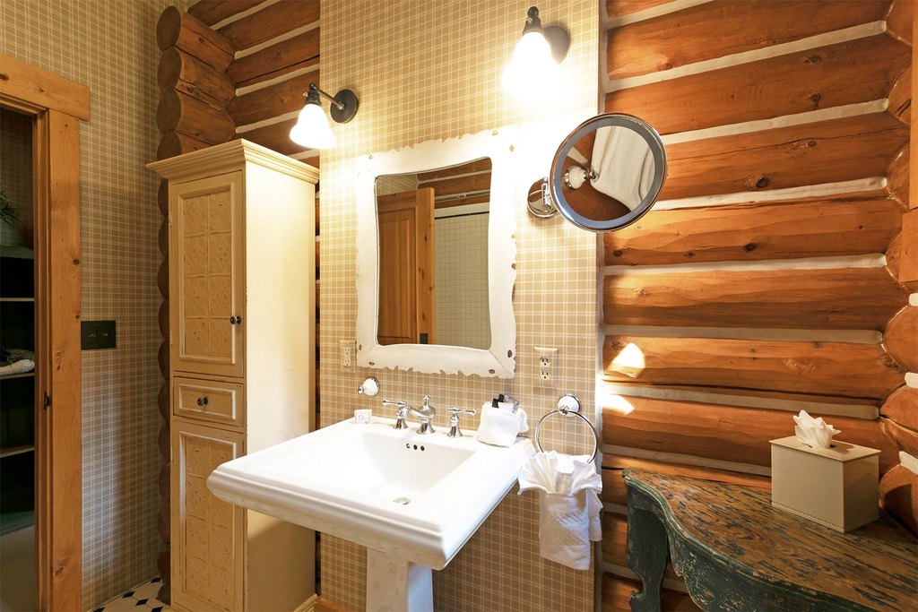 Hamilton, Montana, 59840, United States, 4 Bedrooms Bedrooms, ,4 BathroomsBathrooms,Residential,Forsale,1944340