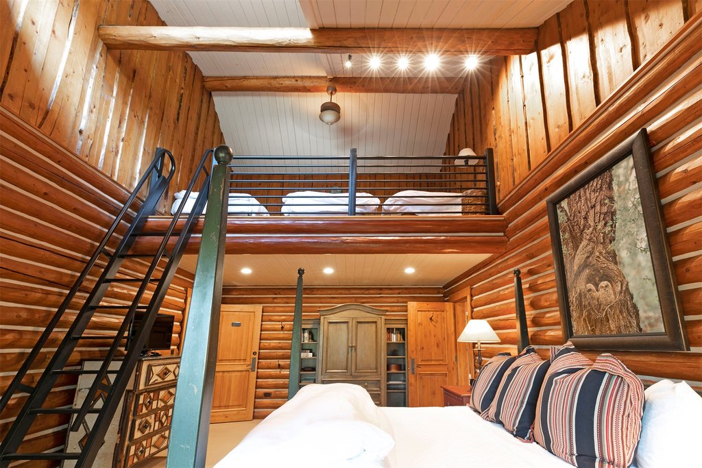 Hamilton, Montana, 59840, United States, 4 Bedrooms Bedrooms, ,4 BathroomsBathrooms,Residential,Forsale,1944340