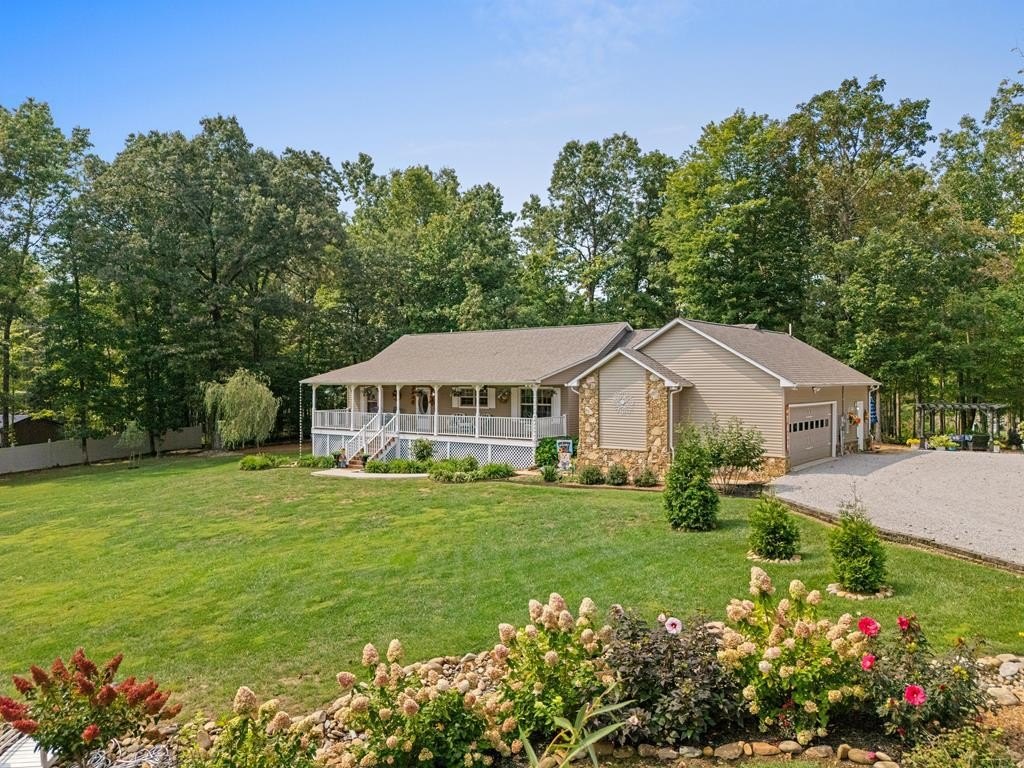 MONTEREY, Tennessee, 38574, United States, 3 Bedrooms Bedrooms, ,2 BathroomsBathrooms,Residential,Forsale,1907887
