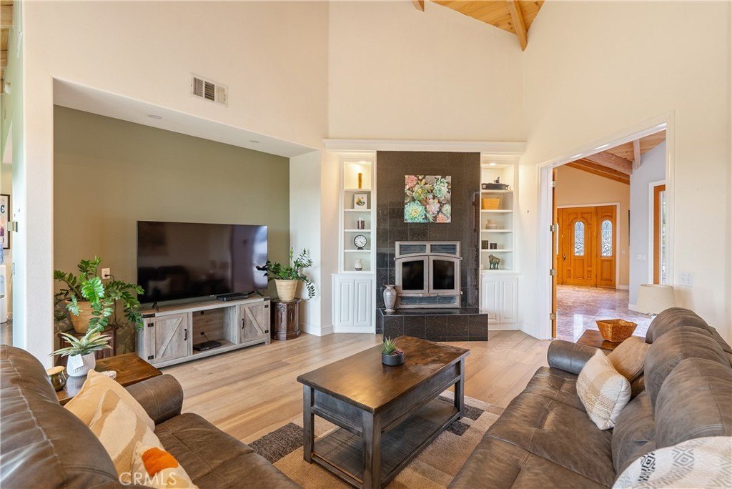 Paso Robles, California, 93446, United States, 6 Bedrooms Bedrooms, ,4.5 BathroomsBathrooms,Residential,Forsale,1899799