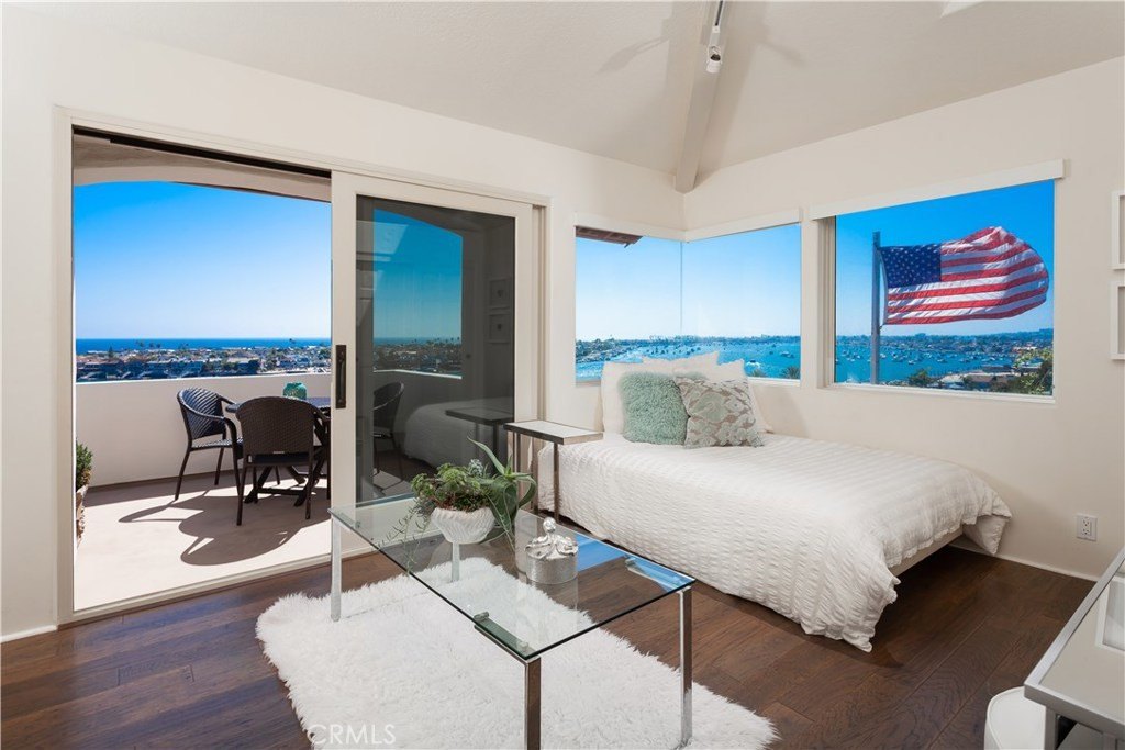 Corona del Mar, California, 92625, United States, 4 Bedrooms Bedrooms, ,3.5 BathroomsBathrooms,Residential,Forsale,1899771