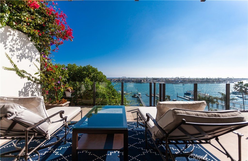 Corona del Mar, California, 92625, United States, 4 Bedrooms Bedrooms, ,3.5 BathroomsBathrooms,Residential,Forsale,1899771
