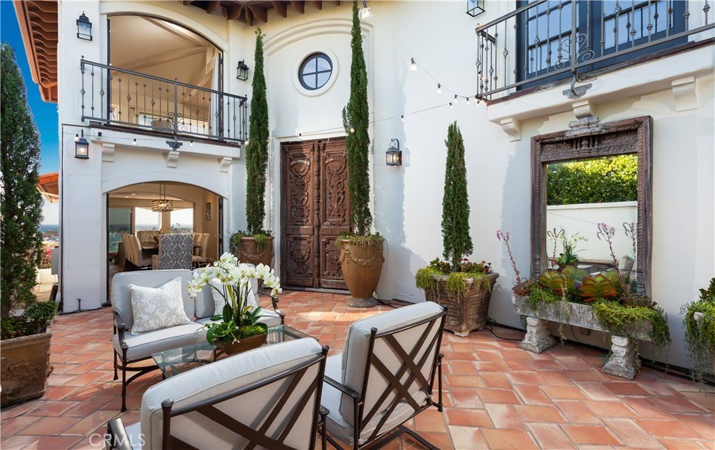 Corona del Mar, California, 92625, United States, 4 Bedrooms Bedrooms, ,3.5 BathroomsBathrooms,Residential,Forsale,1899771