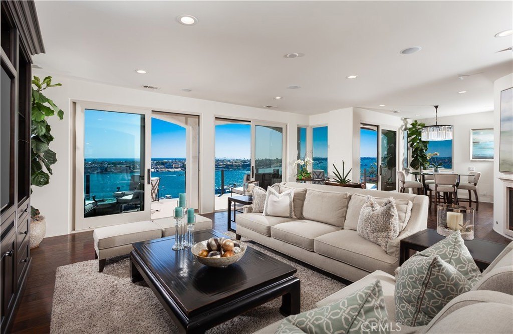 Corona del Mar, California, 92625, United States, 4 Bedrooms Bedrooms, ,3.5 BathroomsBathrooms,Residential,Forsale,1899771