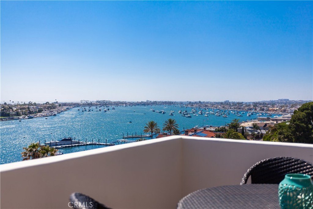 Corona del Mar, California, 92625, United States, 4 Bedrooms Bedrooms, ,3.5 BathroomsBathrooms,Residential,Forsale,1899771