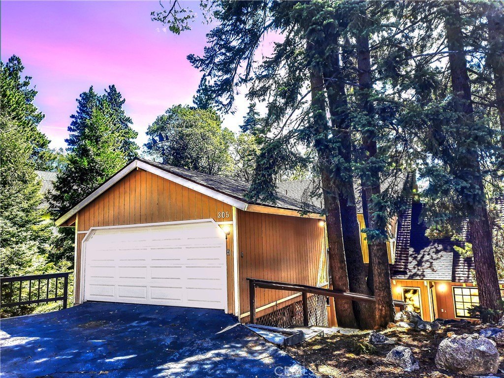 Lake Arrowhead, California, 92352, United States, 5 Bedrooms Bedrooms, ,3.5 BathroomsBathrooms,Residential,Forsale,1953304
