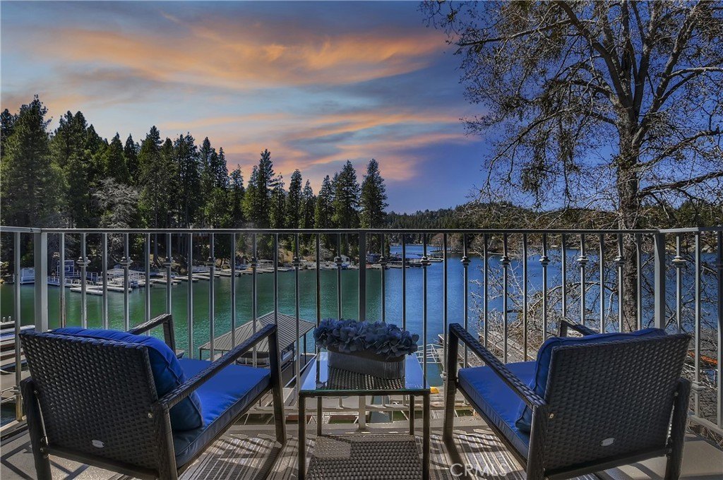 Lake Arrowhead, California, 92352, United States, 2 Bedrooms Bedrooms, ,2 BathroomsBathrooms,Residential,Forsale,1953300