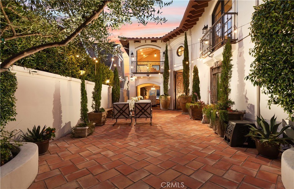 Corona del Mar, California, 92625, United States, 4 Bedrooms Bedrooms, ,3.5 BathroomsBathrooms,Residential,Forsale,1899771