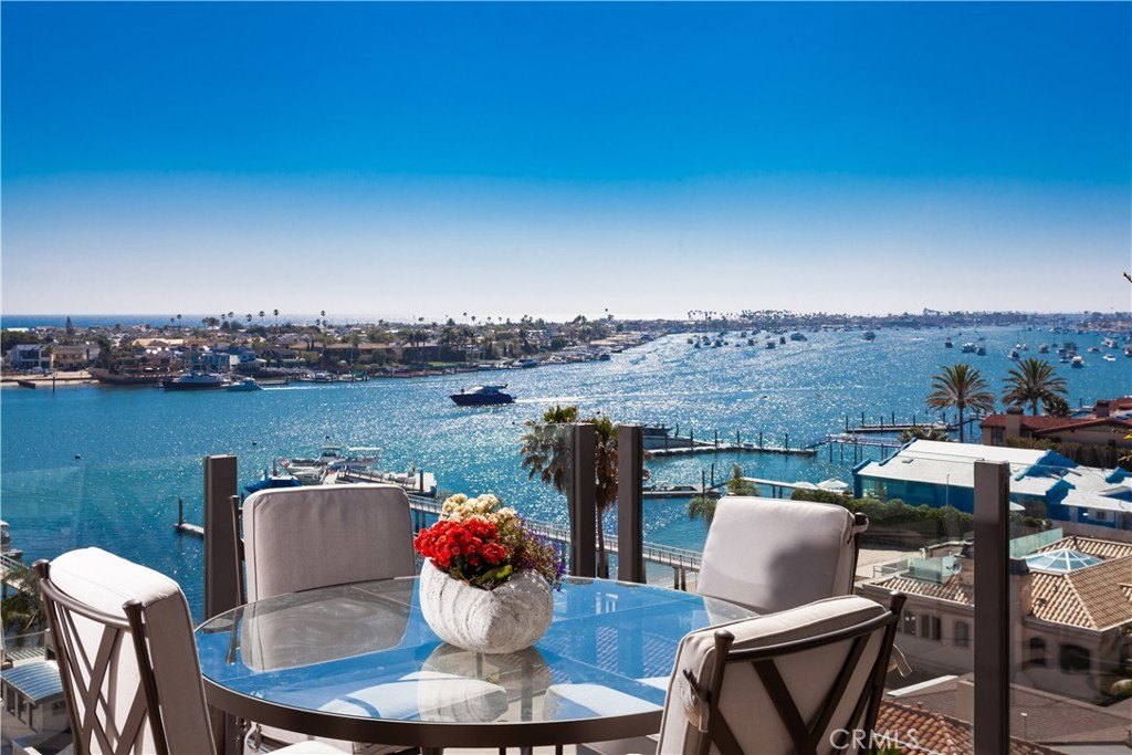 Corona del Mar, California, 92625, United States, 4 Bedrooms Bedrooms, ,3.5 BathroomsBathrooms,Residential,Forsale,1899771