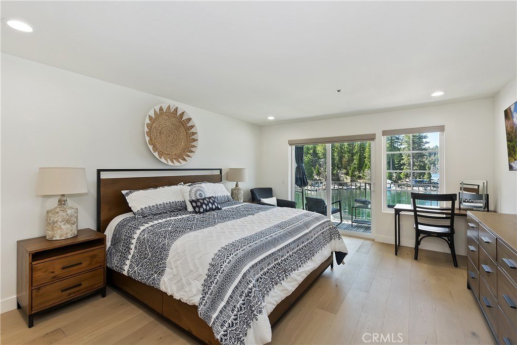 Lake Arrowhead, California, 92352, United States, 2 Bedrooms Bedrooms, ,2 BathroomsBathrooms,Residential,Forsale,1953300