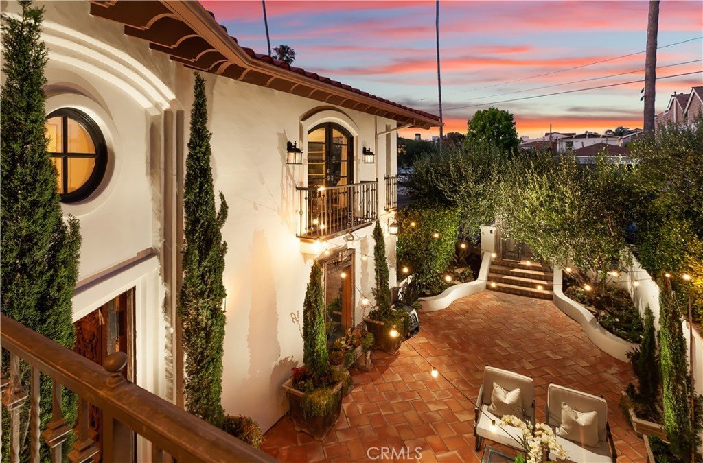 Corona del Mar, California, 92625, United States, 4 Bedrooms Bedrooms, ,3.5 BathroomsBathrooms,Residential,Forsale,1899771