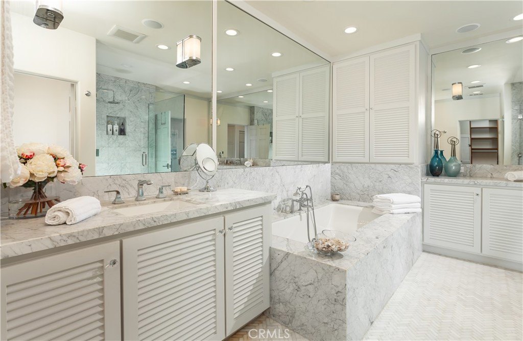 Corona del Mar, California, 92625, United States, 4 Bedrooms Bedrooms, ,3.5 BathroomsBathrooms,Residential,Forsale,1899771