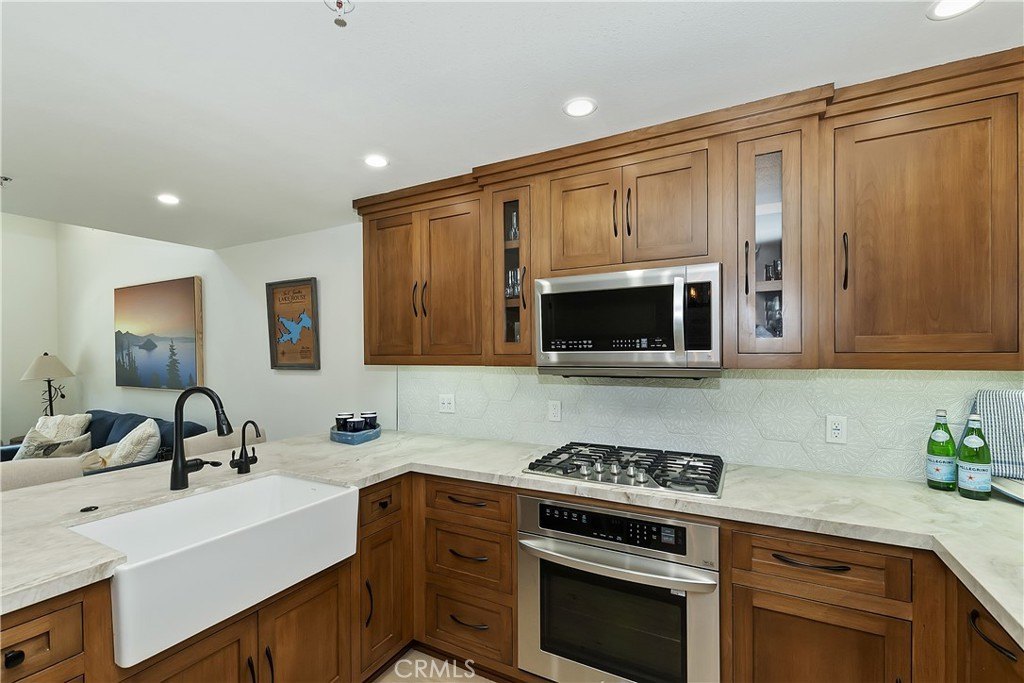 Lake Arrowhead, California, 92352, United States, 2 Bedrooms Bedrooms, ,2 BathroomsBathrooms,Residential,Forsale,1953300