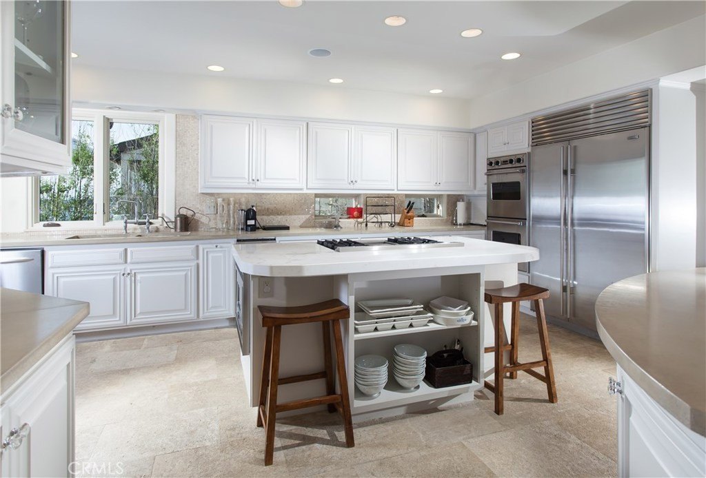 Corona del Mar, California, 92625, United States, 4 Bedrooms Bedrooms, ,3.5 BathroomsBathrooms,Residential,Forsale,1899771
