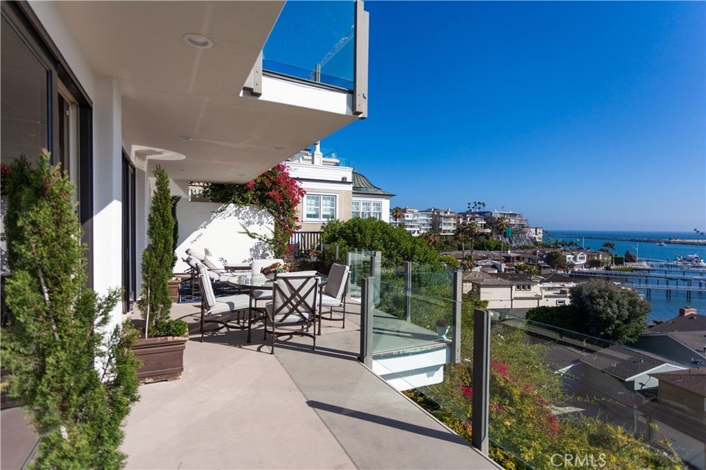 Corona del Mar, California, 92625, United States, 4 Bedrooms Bedrooms, ,3.5 BathroomsBathrooms,Residential,Forsale,1899771