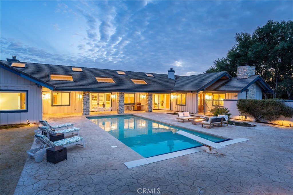 Paso Robles, California, 93446, United States, 6 Bedrooms Bedrooms, ,4.5 BathroomsBathrooms,Residential,Forsale,1899799