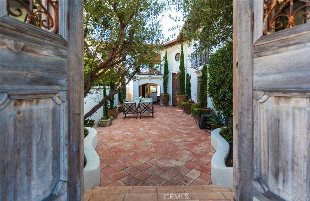 Corona del Mar, California, 92625, United States, 4 Bedrooms Bedrooms, ,3.5 BathroomsBathrooms,Residential,Forsale,1899771